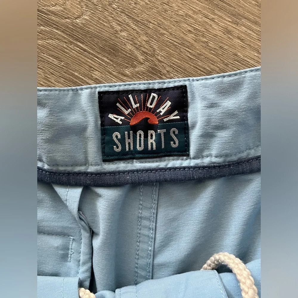EUC Faherty Mens All Day Shorts Size 30 Color Light Blue